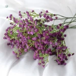 Fleurs artificielles blanches, gypsophiles en vrac