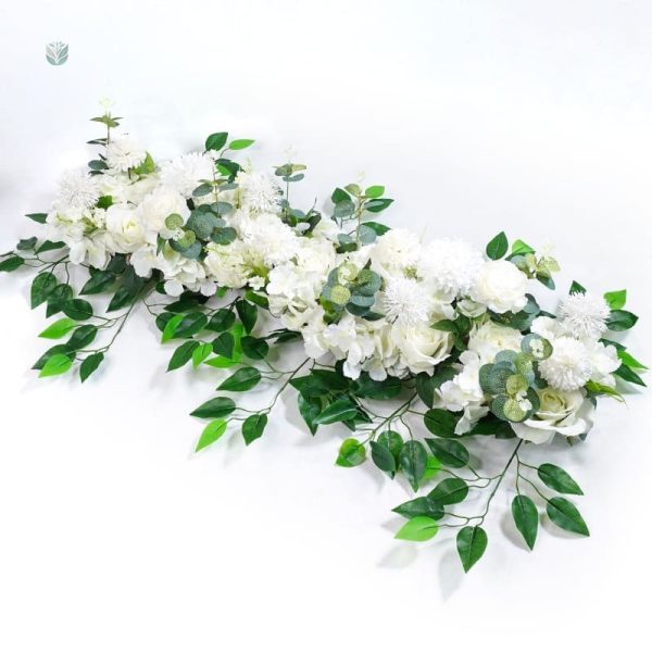 Décor de table chic en fleurs