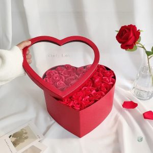 Élégante boîte avec roses préservées