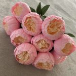 Arrangement de pivoines artificielles pour événements