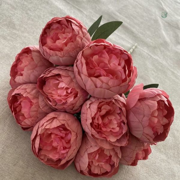 Détails d'un bouquet de 10 pivoines en tissu