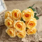 Roses synthétiques en bouquet de 10 pièces