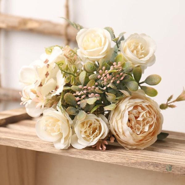 Arrangement de fleurs artificielles pour embellir votre espace