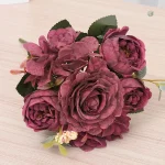 Bouquet de mariage moderne en fleurs synthétiques