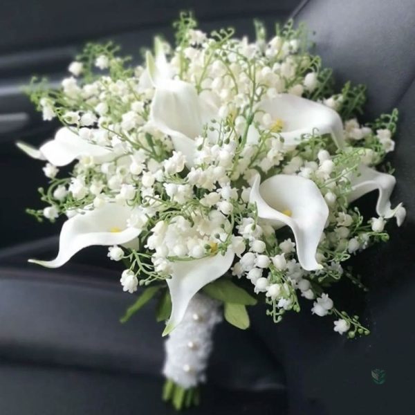 Composition florale raffinée pour célébrations nuptiales