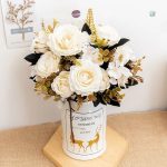 Fleurs artificielles colorées pour décoration intérieure