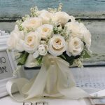 Bouquet de mariée en fleurs artificielles élégant et durable