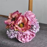 Bouquet élégant de fleurs artificielles : pivoines et anémones