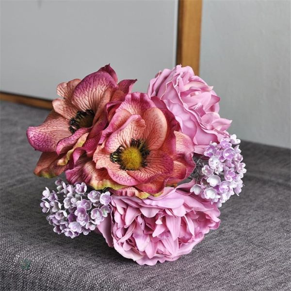 Bouquet élégant de fleurs artificielles : pivoines et anémones