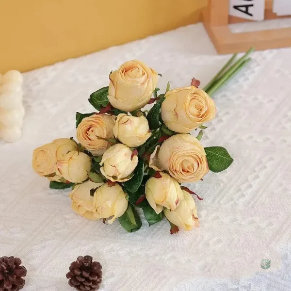 Roses anciennes artificielles, look vintage pour décoration