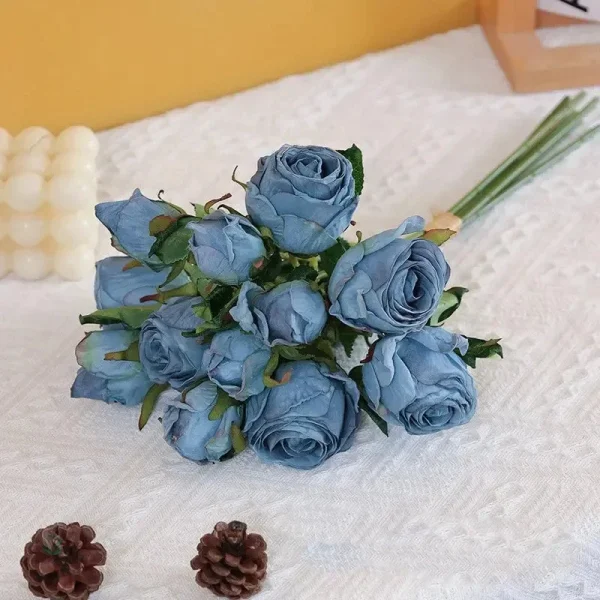 Bouquet de roses anciennes imitant la beauté naturelle