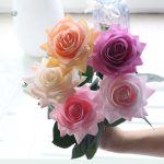 Roses synthétiques, choix idéal pour les allergies