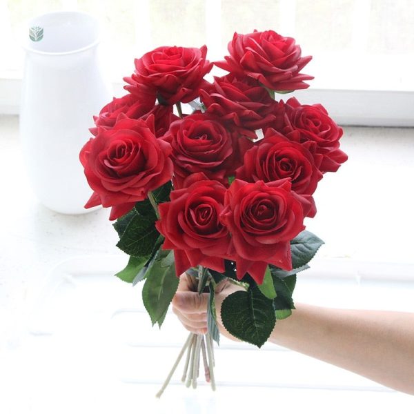 Fleurs artificielles en roses, parfaites pour un mariage