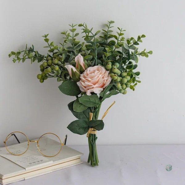 Bouquet artificiel de roses et eucalyptus décoratif