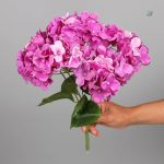 Hortensias artificiels en bouquet, style moderne
