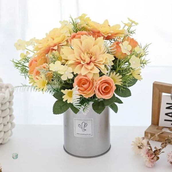 Composition florale réaliste en matières synthétiques