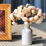 Bouquet de fausses pivoines en couleurs variées