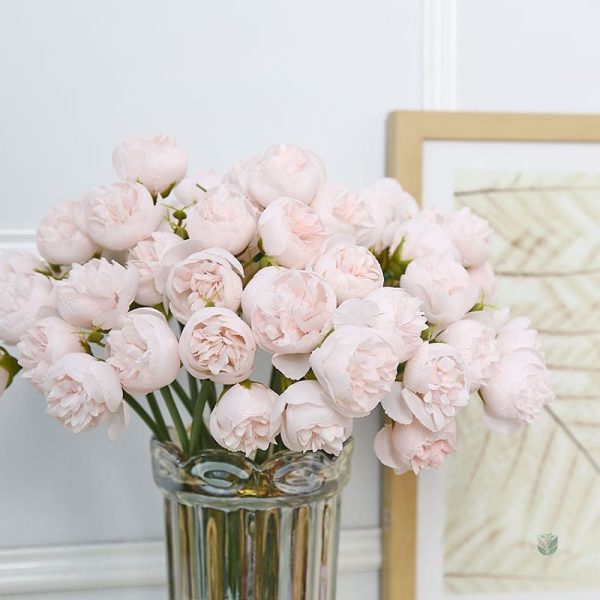 Composition florale de pivoines pour mariée