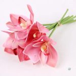 Orchidées artificielles élégantes en bouquet