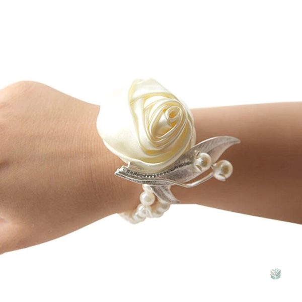 Accessoire de mariage avec roses délicates