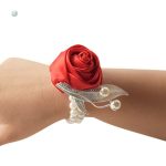 Bijou de mariée rose pour une touche d'élégance