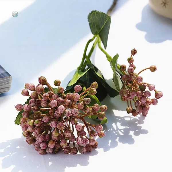 Détail de branche avec baies pour décoration de table