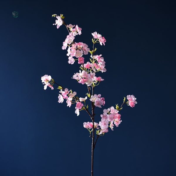 Décoration florale en branche de cerisier