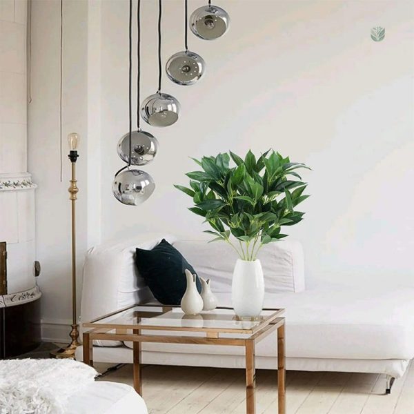Accessoire de décoration : branche de verdure synthétique