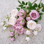 Branche de roses artificielles en décoration florale