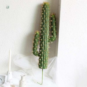 Cactus décoratif en pot, idéal pour bureau ou maison