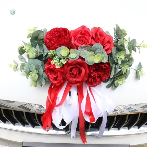 Fleurs de mariage pour capot de voiture