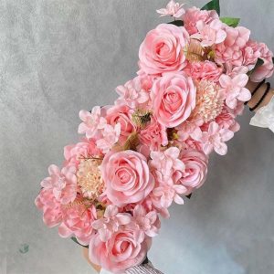 Centre de table fleuri pour mariage élégant
