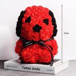 Chien décoratif en roses, design floral innovant