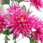 Chrysanthe en soie, accessoire de cimetière