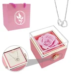 Bijou personnalisé avec rose éternelle