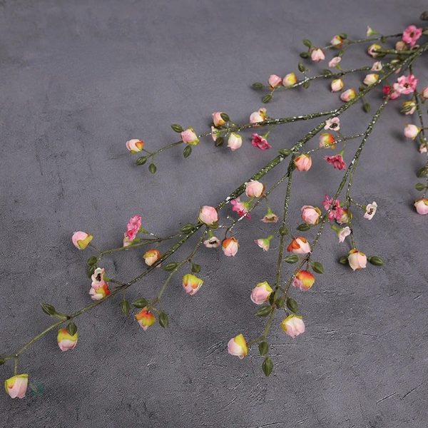 Cognassier du Japon en fleurs, branche décorative