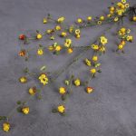 Élégantes branches artificielles de cognassier du Japon