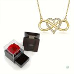 Bijou romantique avec rose éternelle, cadeau idéal