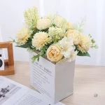 Bouquet stylé de fleurs artificielles, facile d'entretien