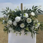 Bouquet de fleurs synthétiques pour embellir l'espace