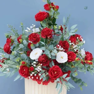 Arrangement floral chic adapté aux réceptions nuptiales