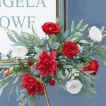 Centre de table fleuri pour célébrations de mariage