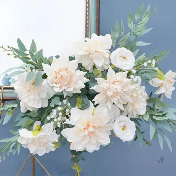 Décoration florale romantique pour tables de mariage