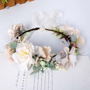 Couronne florale blanche pour mariage ou événement