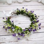 Couronne de fleurs délicate pour un look de mariée