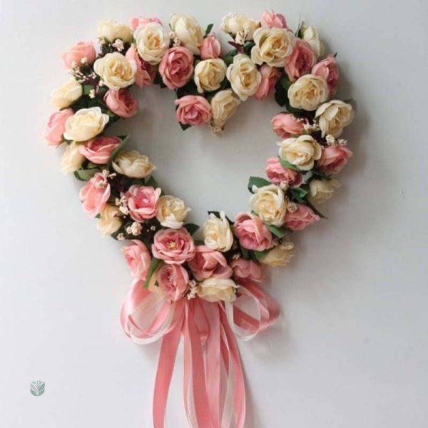 Couronne de fleurs cœur élégante pour décoration