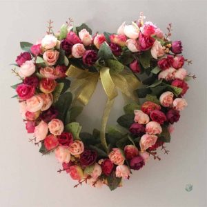 Couronne de fleurs colorées en forme de cœur unique