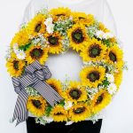 Élégante couronne de tournesols pour toutes occasions