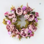 Couronne de pivoines fraîches pour embellir l'espace