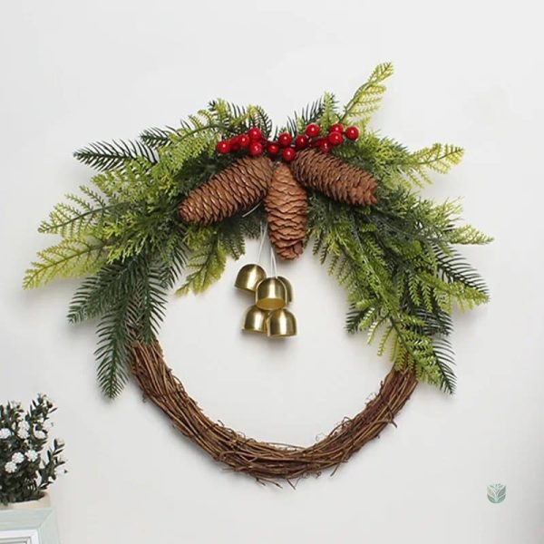 Couronne décorative en pomme de pin pour Cyber Monday